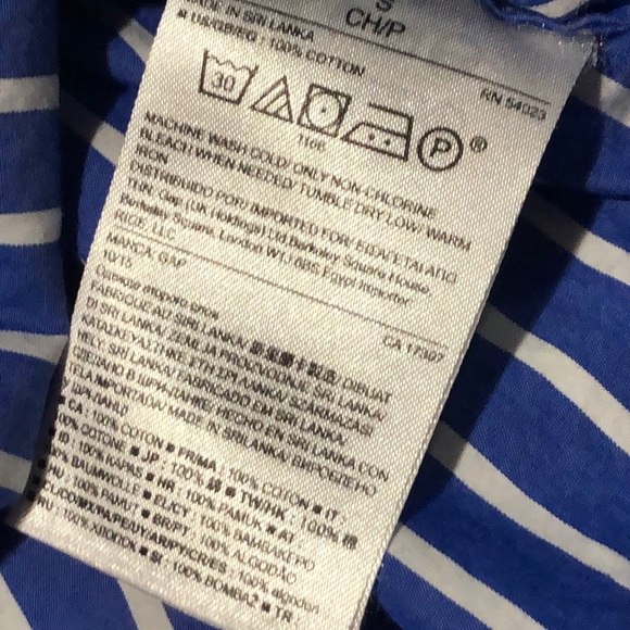 GAP Maternity Button Up Top - Picture 4 of 4